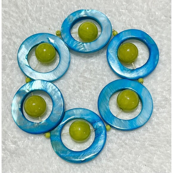 Vintage Jewelry - Womens Blue Sea Shell & Jade Stretch Bracelet Beach Coastal Resort